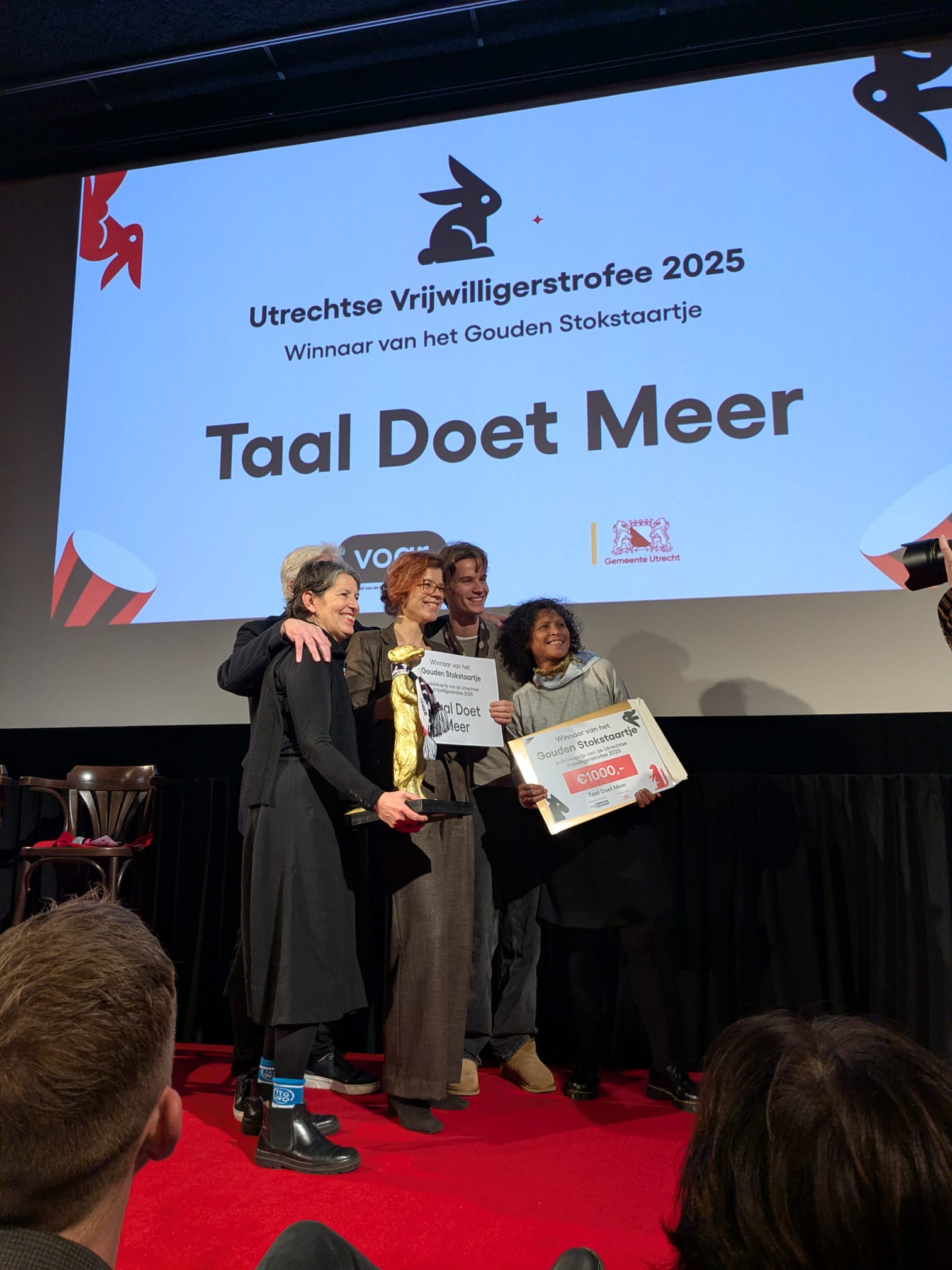 Lees meer over het artikel Fietsmaatjes glimmend het jaar uit na feestelijke vrijwilligersavond